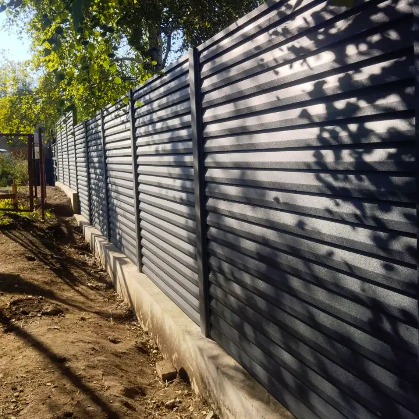 Фото 3 Двусторонний забор Реснички 7024 МАТТЕ серый графит матовый